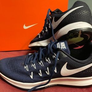 NEW IN BOX Nike Zoom Pegasus sneakers